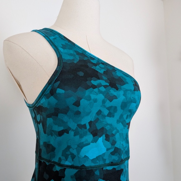 Lululemon Top Cold One Shoulder Camo Women’s Sleeveless Tight Fitted - Picture 6 of 8